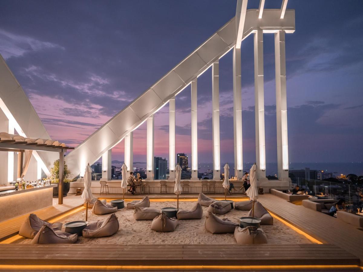 Arbour Hotel And Residence Pattaya Zewnętrze zdjęcie The rooftop bar